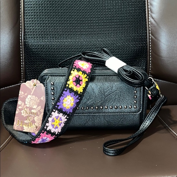 Sam & Hadley Handbags - Sam & Hadley Women’s Crossbody Purse Black
Style#: GL517